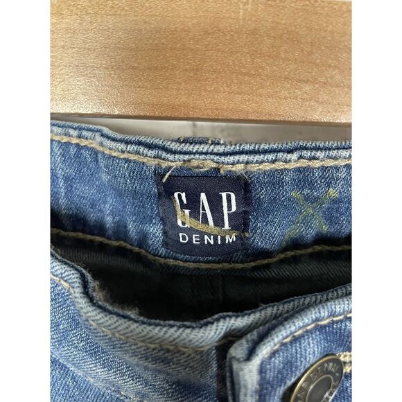 Women's Denim Jean Shorts Gap Bermuda  9” Rolled Inseam Mid Rise Size 29 NWT $45 - Picture 2 of 6